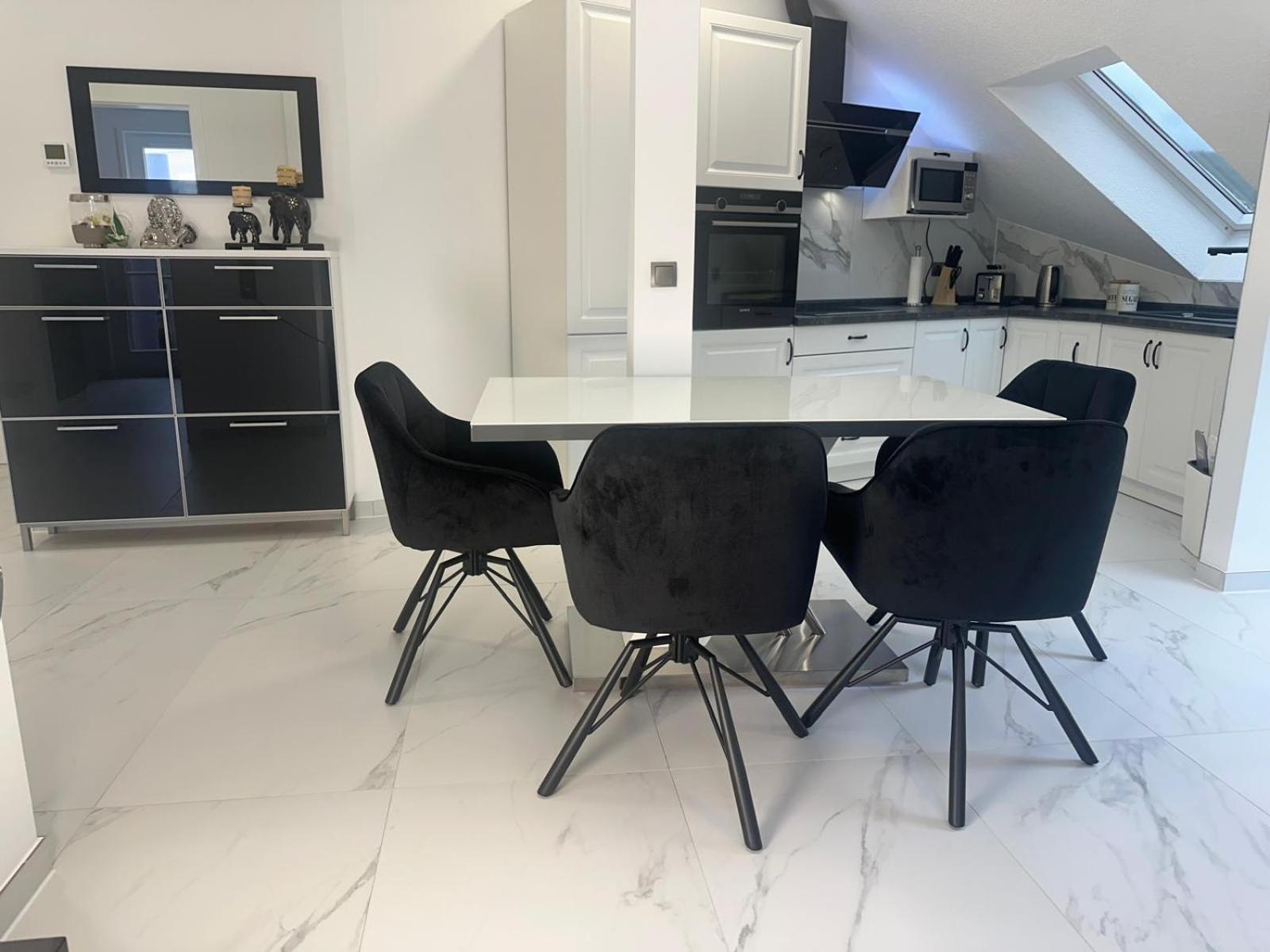Flexible, Schoene Und Gut Aussehende Feriensuite รอยท์ลิงเงน ภายนอก รูปภาพ