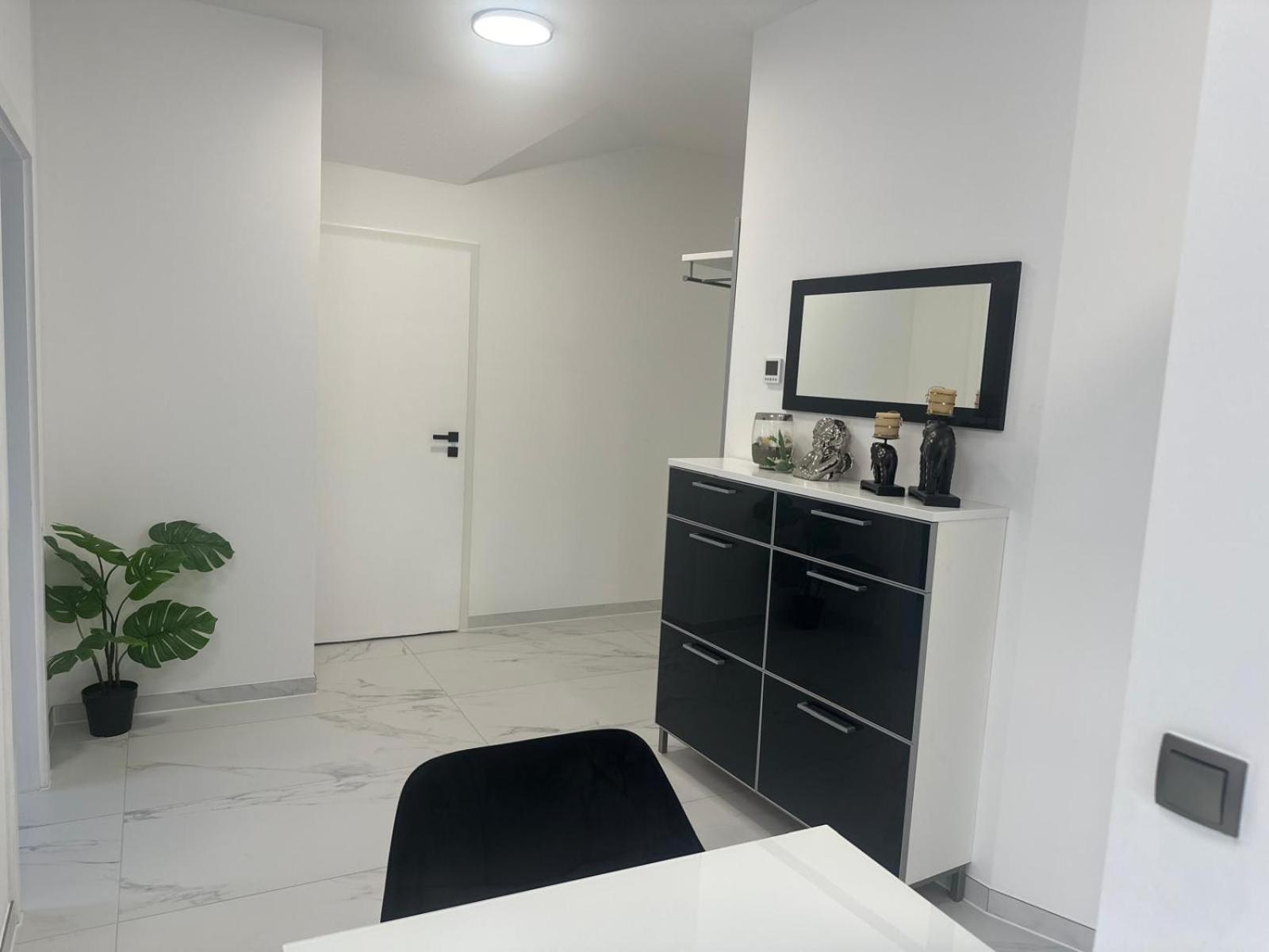 Flexible, Schoene Und Gut Aussehende Feriensuite รอยท์ลิงเงน ภายนอก รูปภาพ