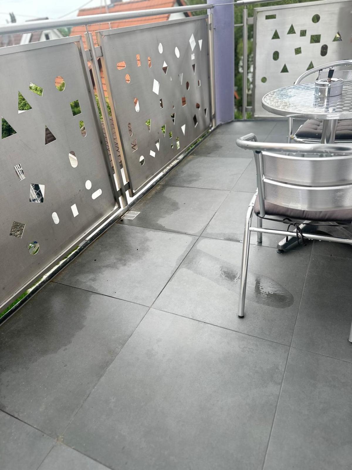 Flexible, Schoene Und Gut Aussehende Feriensuite รอยท์ลิงเงน ภายนอก รูปภาพ
